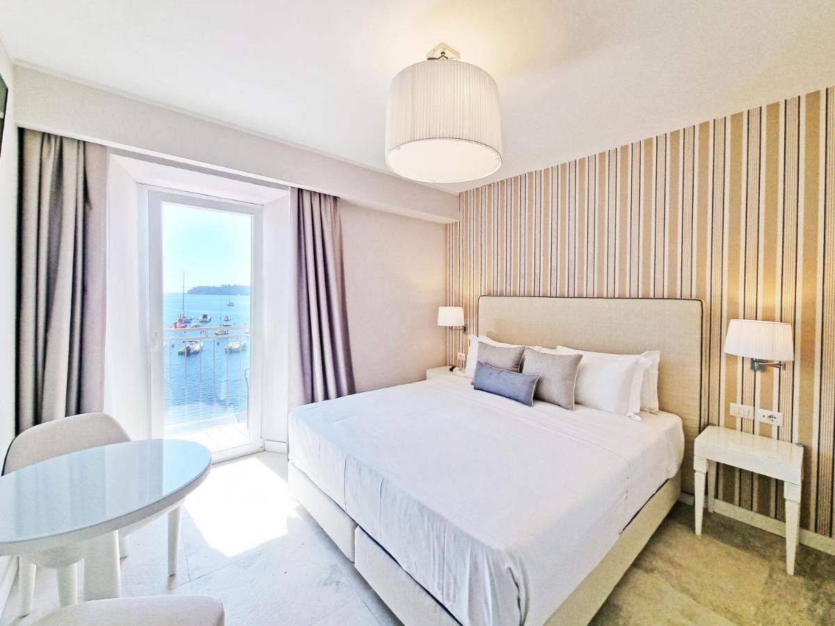 Hotel Plaza Porto Azzurro Dış mekan fotoğraf