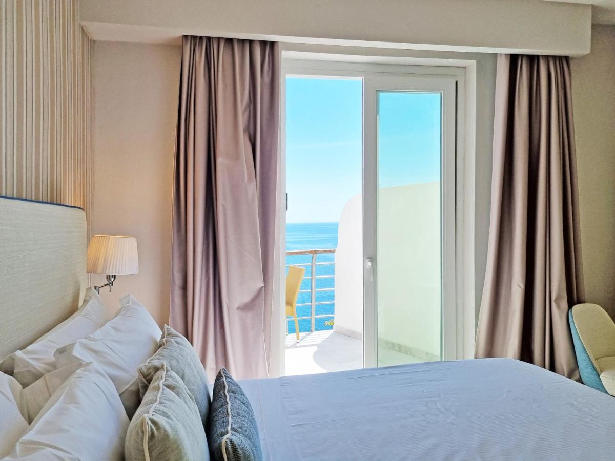 Hotel Plaza Porto Azzurro Dış mekan fotoğraf