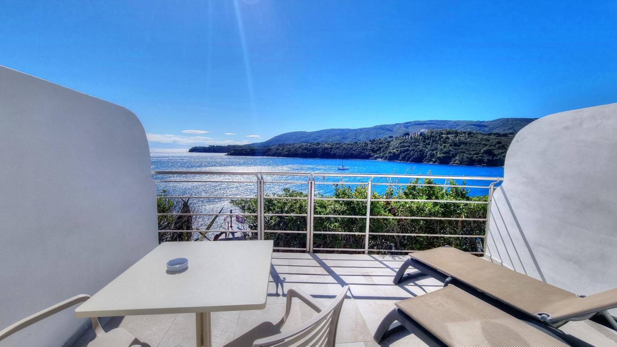 Hotel Plaza Porto Azzurro Oda fotoğraf