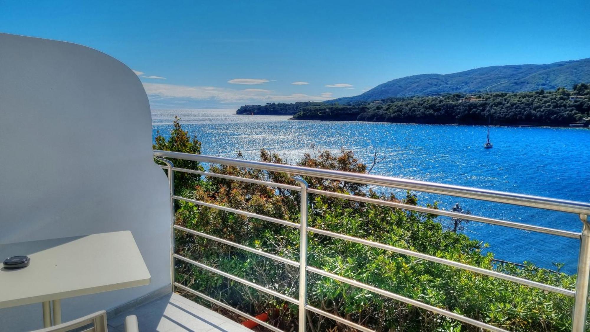Hotel Plaza Porto Azzurro Oda fotoğraf