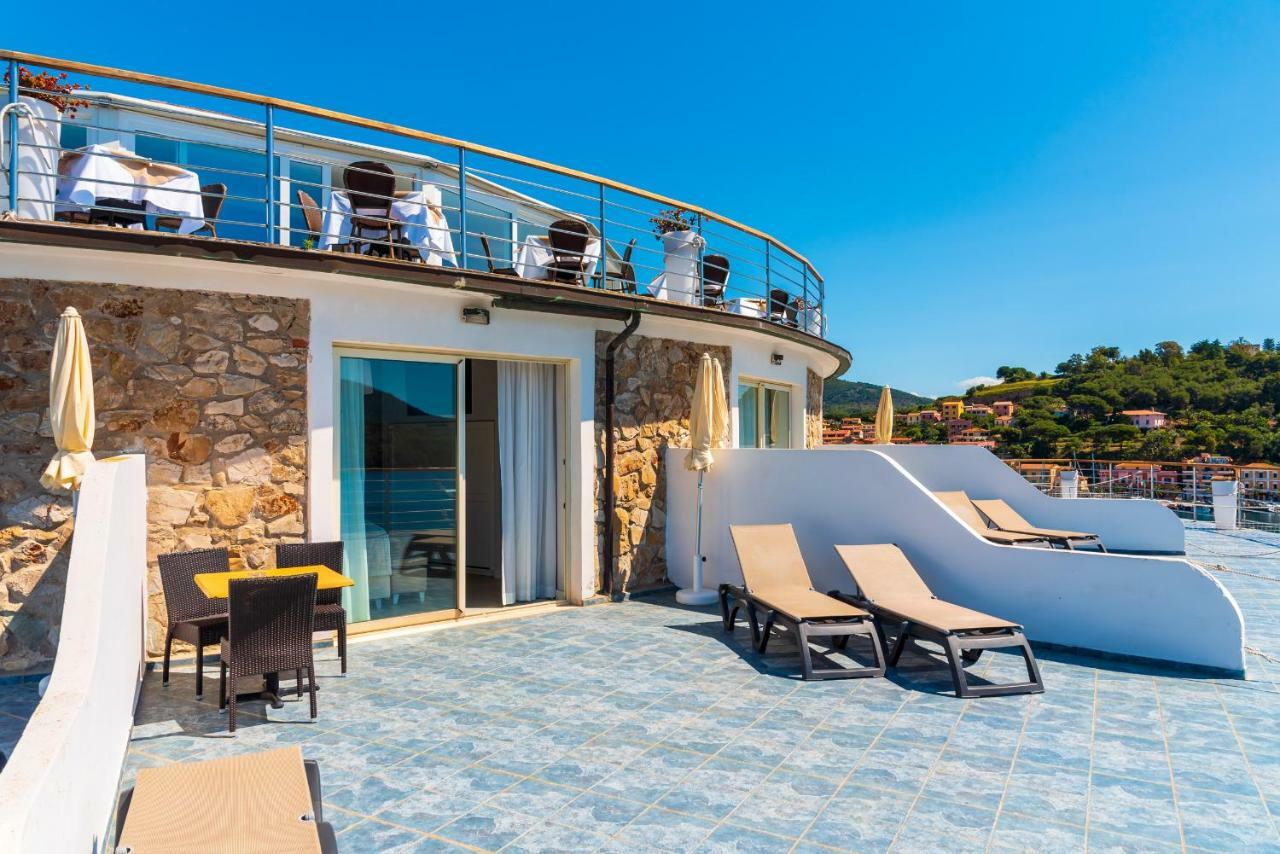 Hotel Plaza Porto Azzurro Dış mekan fotoğraf