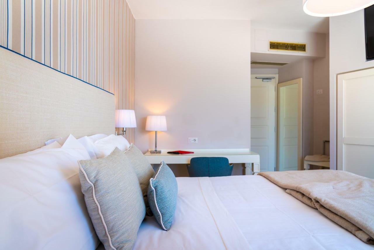 Hotel Plaza Porto Azzurro Dış mekan fotoğraf